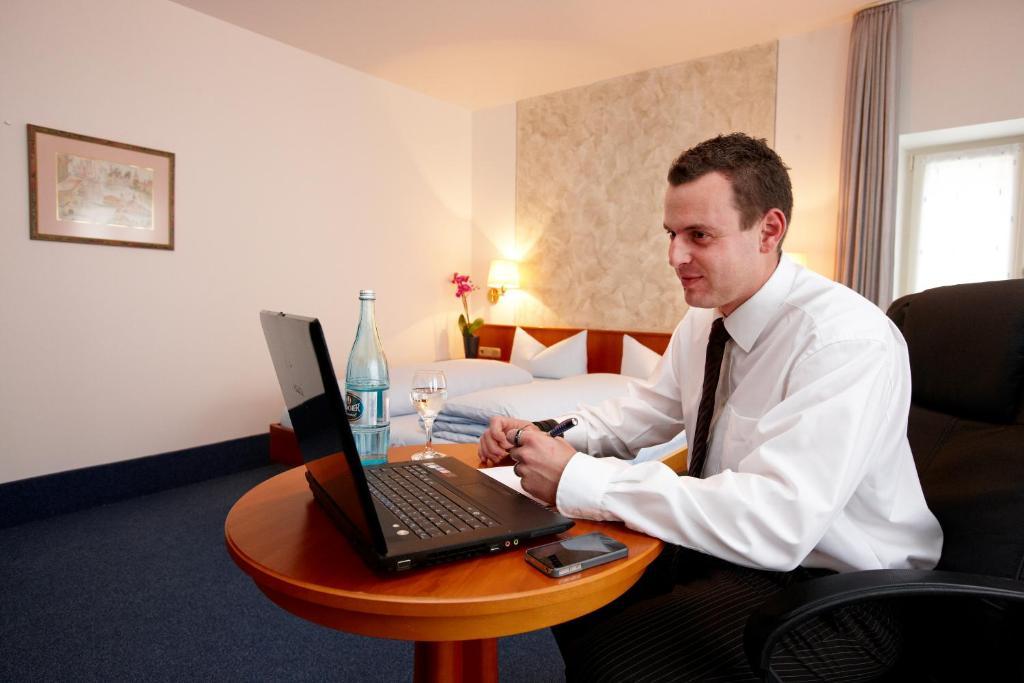 Hotel am Markt Greding Rum bild